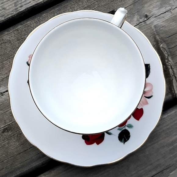 Queen Anne Teacup & Saucer - Picture 5 of 7